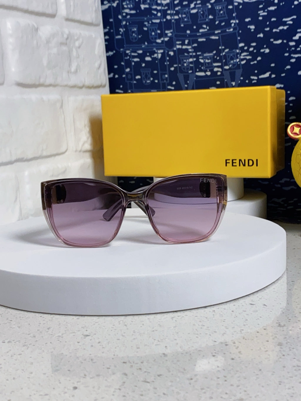 Fendi Polarized Cat-Eye Silver Lens Sunglasses for Men & Women - 416312 - detail image 2