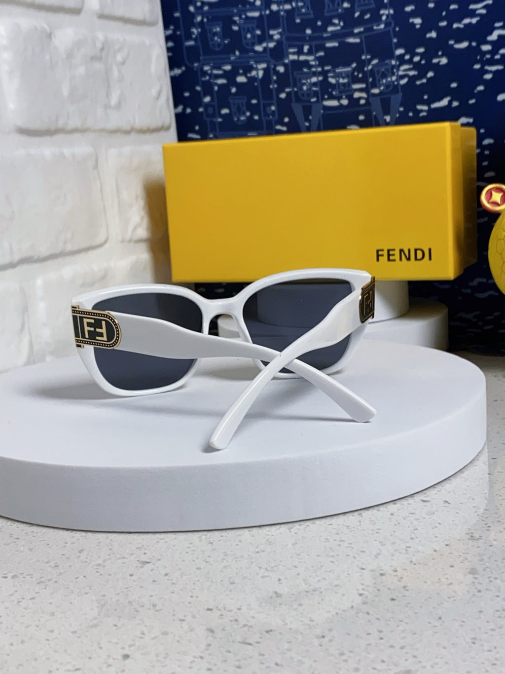 Fendi Polarized Cat-Eye Silver Lens Sunglasses for Men & Women - 449816 - detail image 3