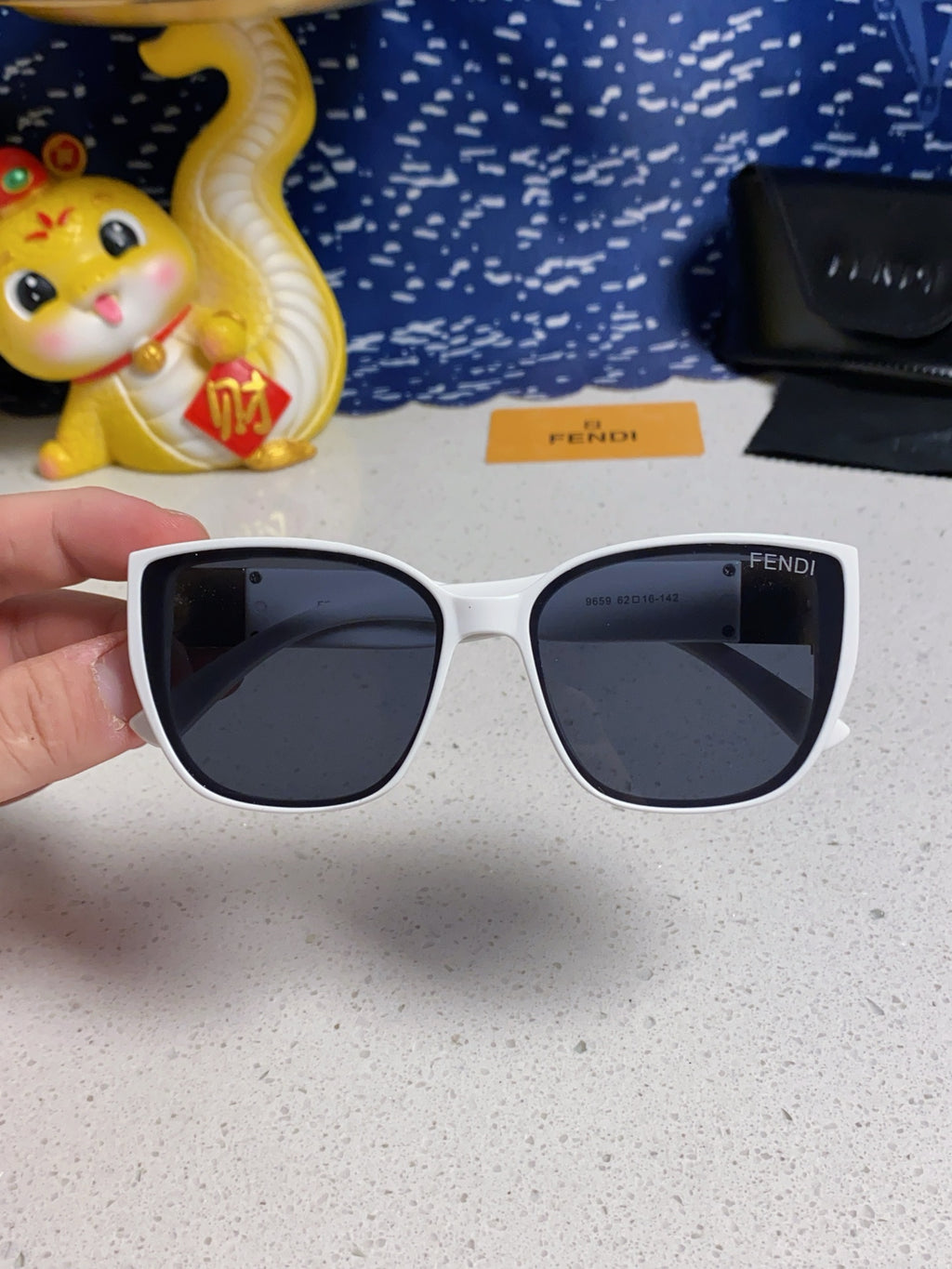Fendi Polarized Cat-Eye Silver Lens Sunglasses for Men & Women - 416315 - detail image 4