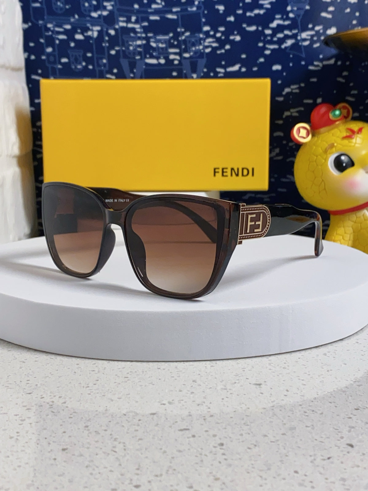 Fendi Polarized Cat-Eye Brown Lens Sunglasses for Men & Women - 416316