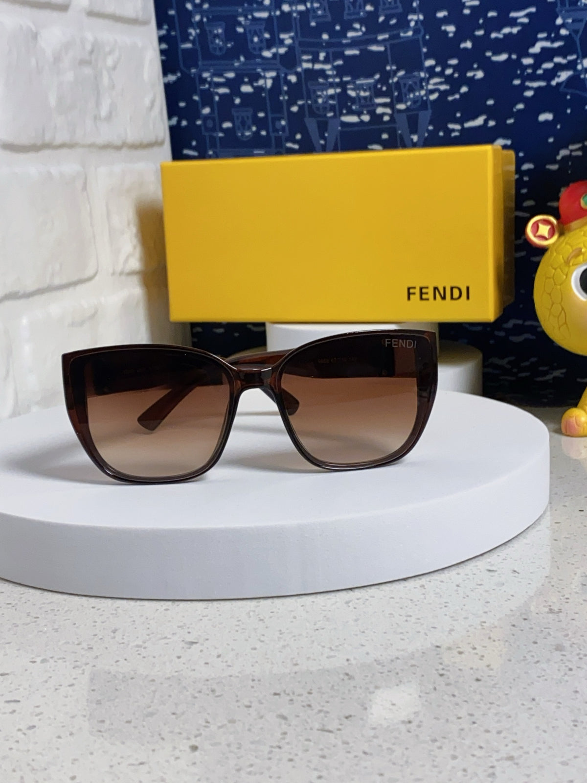 Fendi Polarized Cat-Eye Brown Lens Sunglasses for Men & Women - 416316 - detail image 2