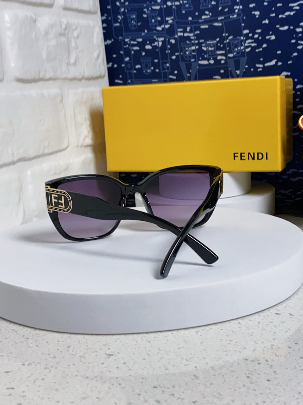 Fendi Polarized Cat-Eye Silver Lens Sunglasses for Men & Women - 449818 - detail image 3