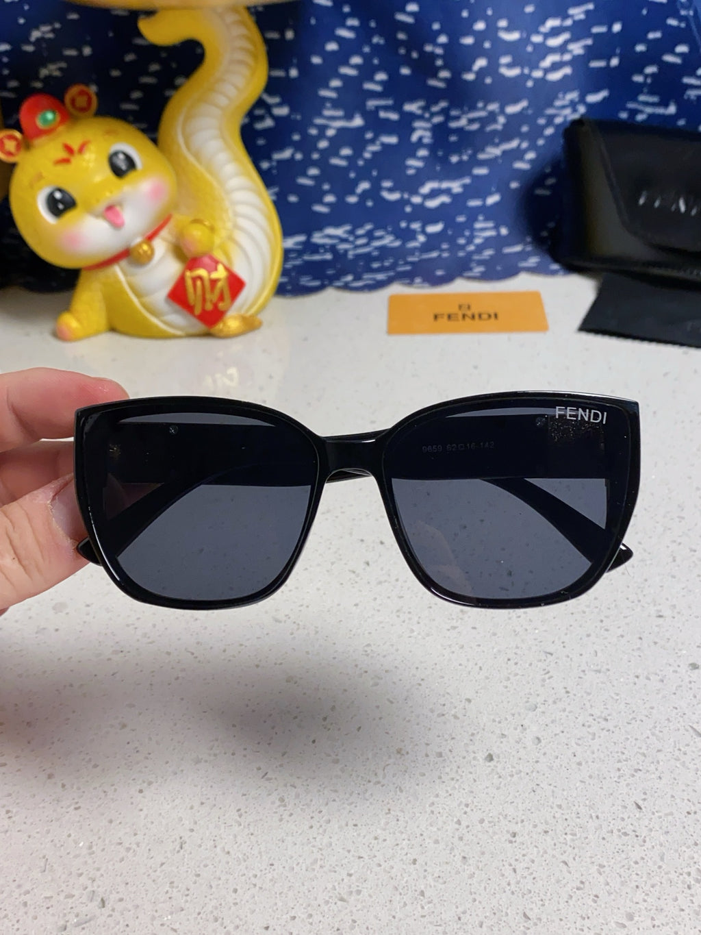 Fendi Polarized Cat-Eye Silver Lens Sunglasses for Men & Women - 416318 - detail image 4