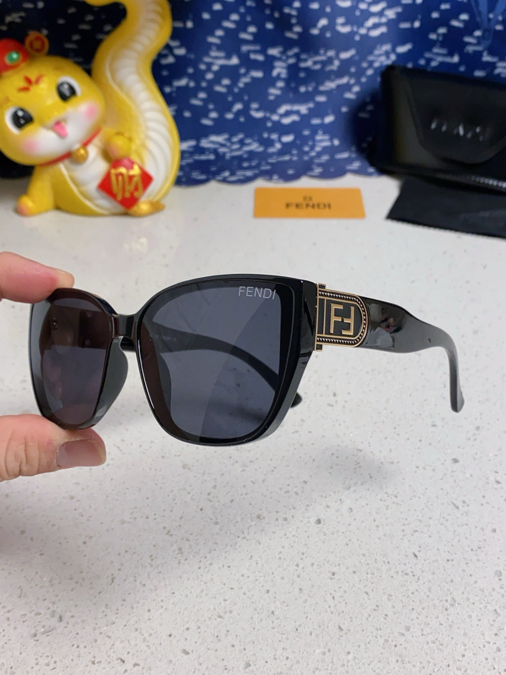 Fendi Polarized Cat-Eye Silver Lens Sunglasses for Men & Women - detail image 6