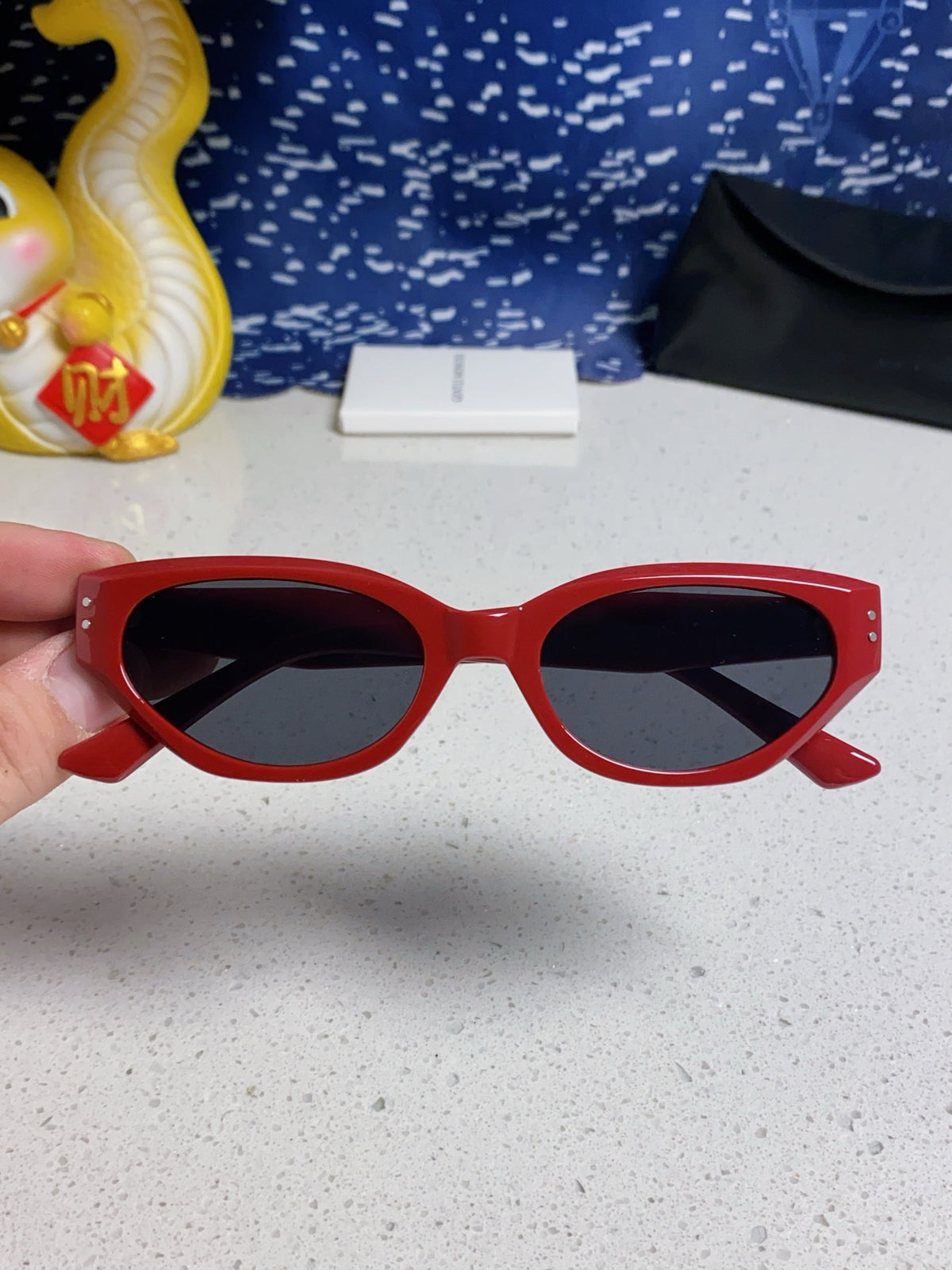 Gentle Monster ROCOCO Cat-Eye Red Lens Sunglasses for Men & Women - detail image 4