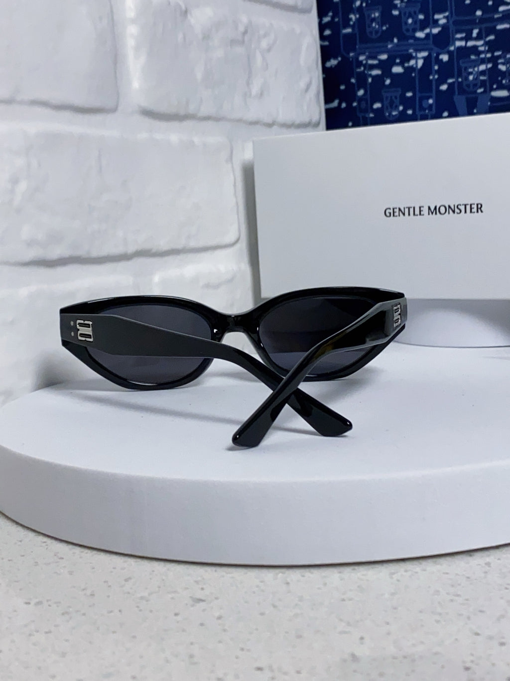 Gentle Monster ROCOCO Cat-Eye Black Lens Sunglasses for Men & Women - 432931 - detail image 3