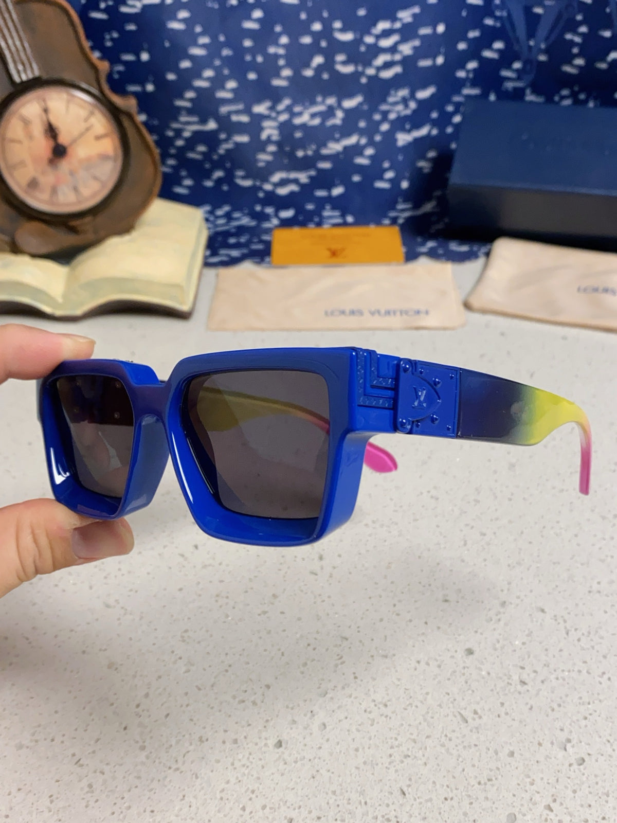 Louis Vuitton M96006 Square Blue Lens Sunglasses for Men & Women - 158159 - detail image 7