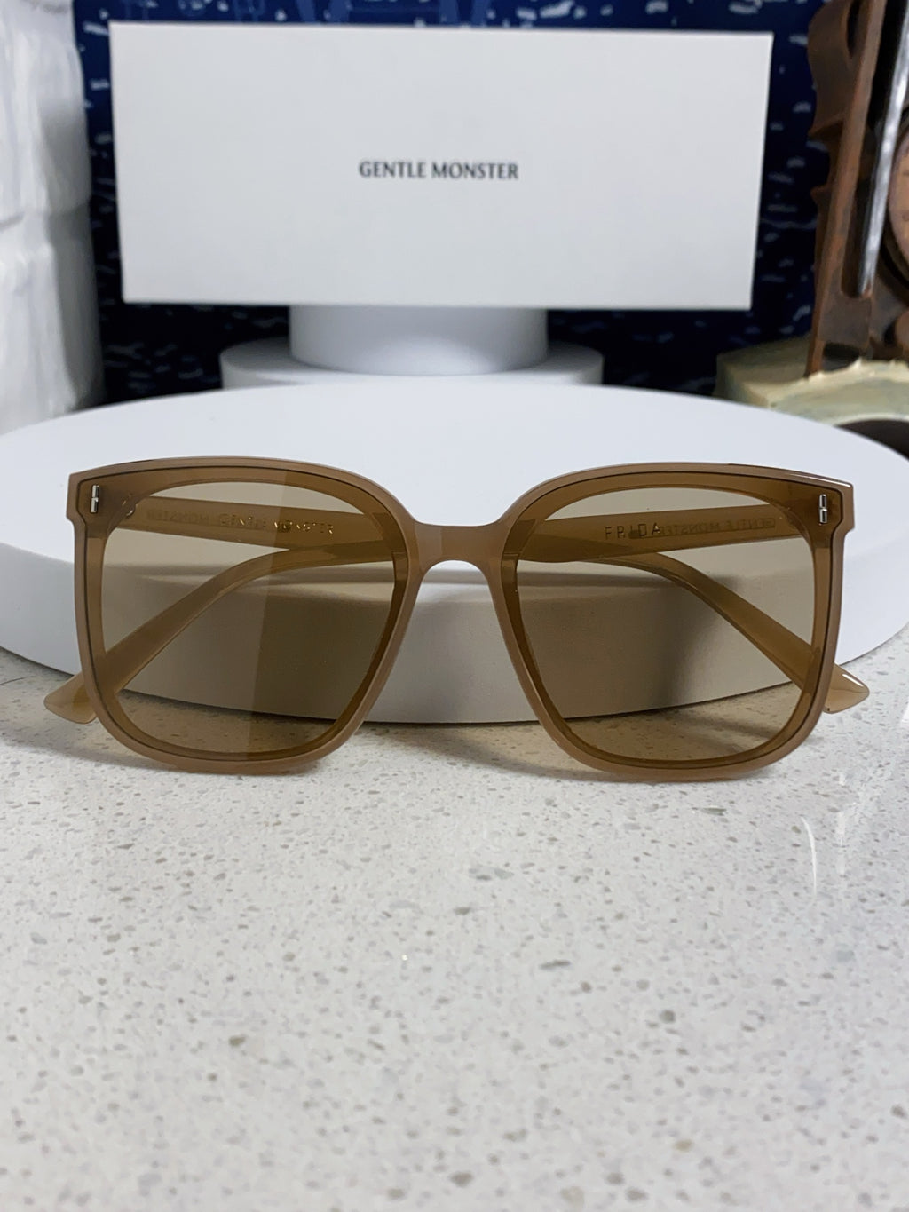 Gentle Monster FIRDA Oversized Gray Lens Sunglasses for Women - detail image 9