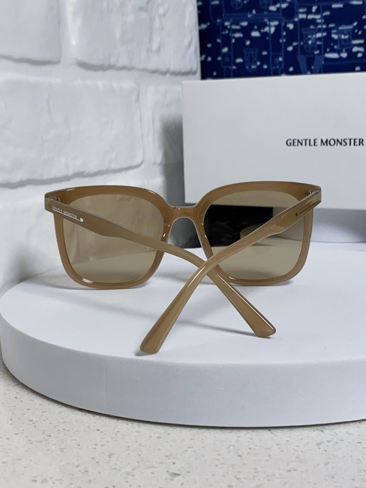 Gentle Monster FIRDA Oversized Gray Lens Sunglasses for Women - detail image 3