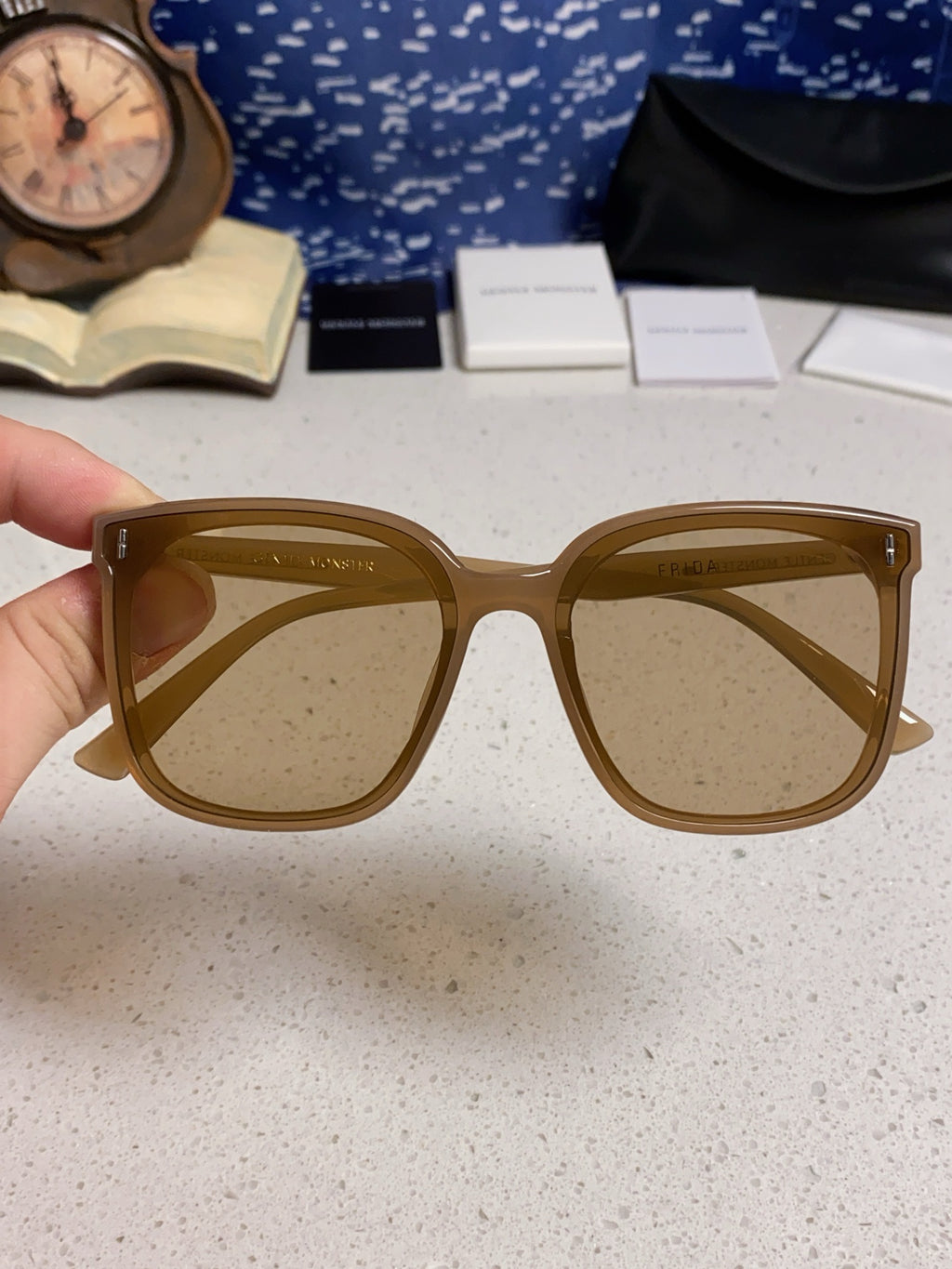 Gentle Monster FIRDA Oversized Gray Lens Sunglasses for Women - detail image 4