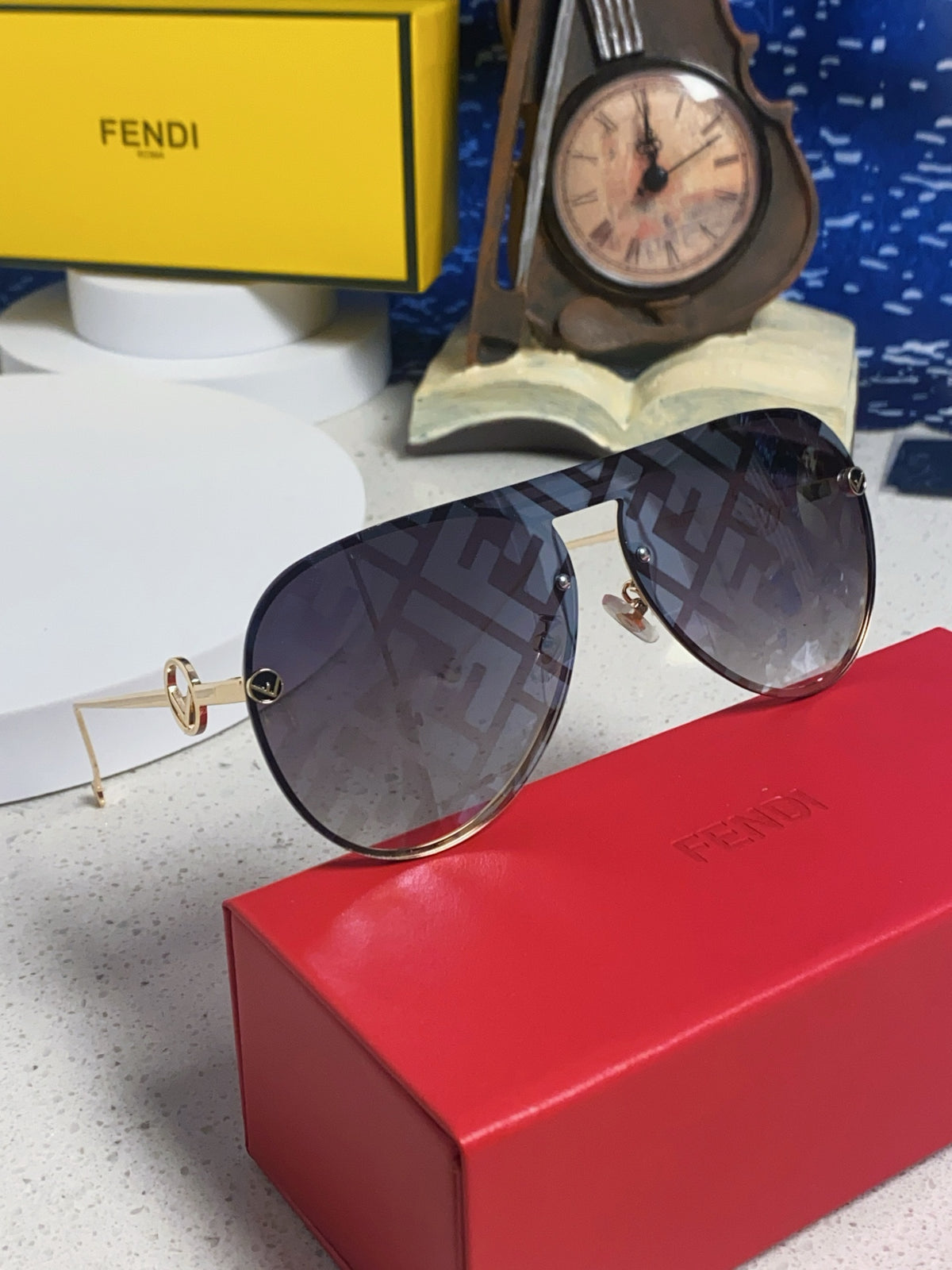 Fendi Aviator Gray Lens Sunglasses for Men & Women - detail image 9