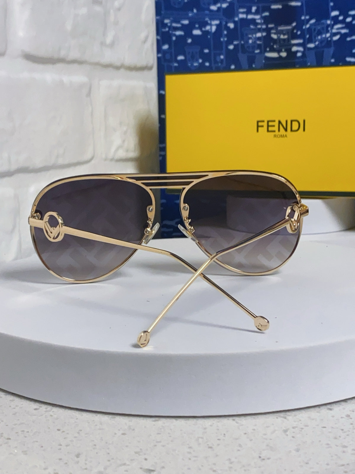 Fendi Aviator Gray Lens Sunglasses for Men & Women - detail image 3