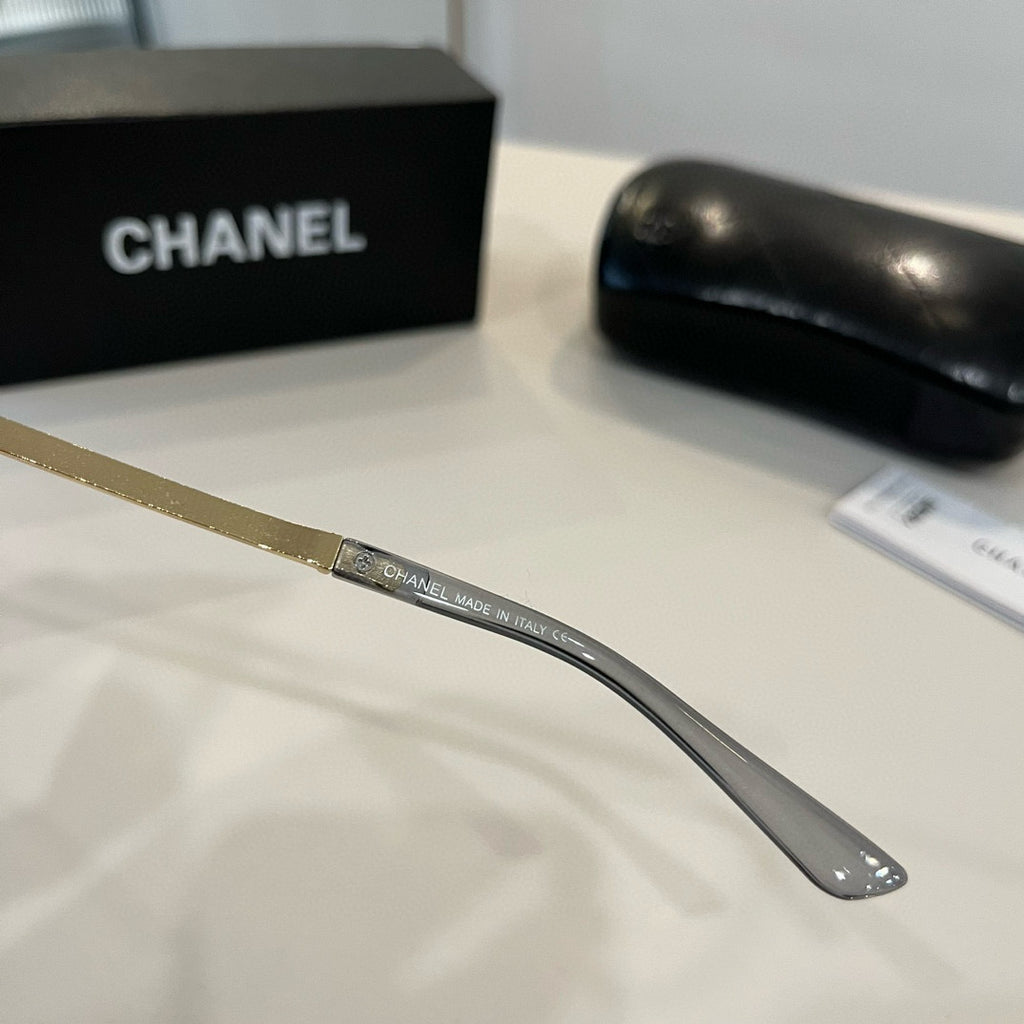 Chanel Oversized Silver Lens Sunglasses for Men & Women - 486569 - detail image 9