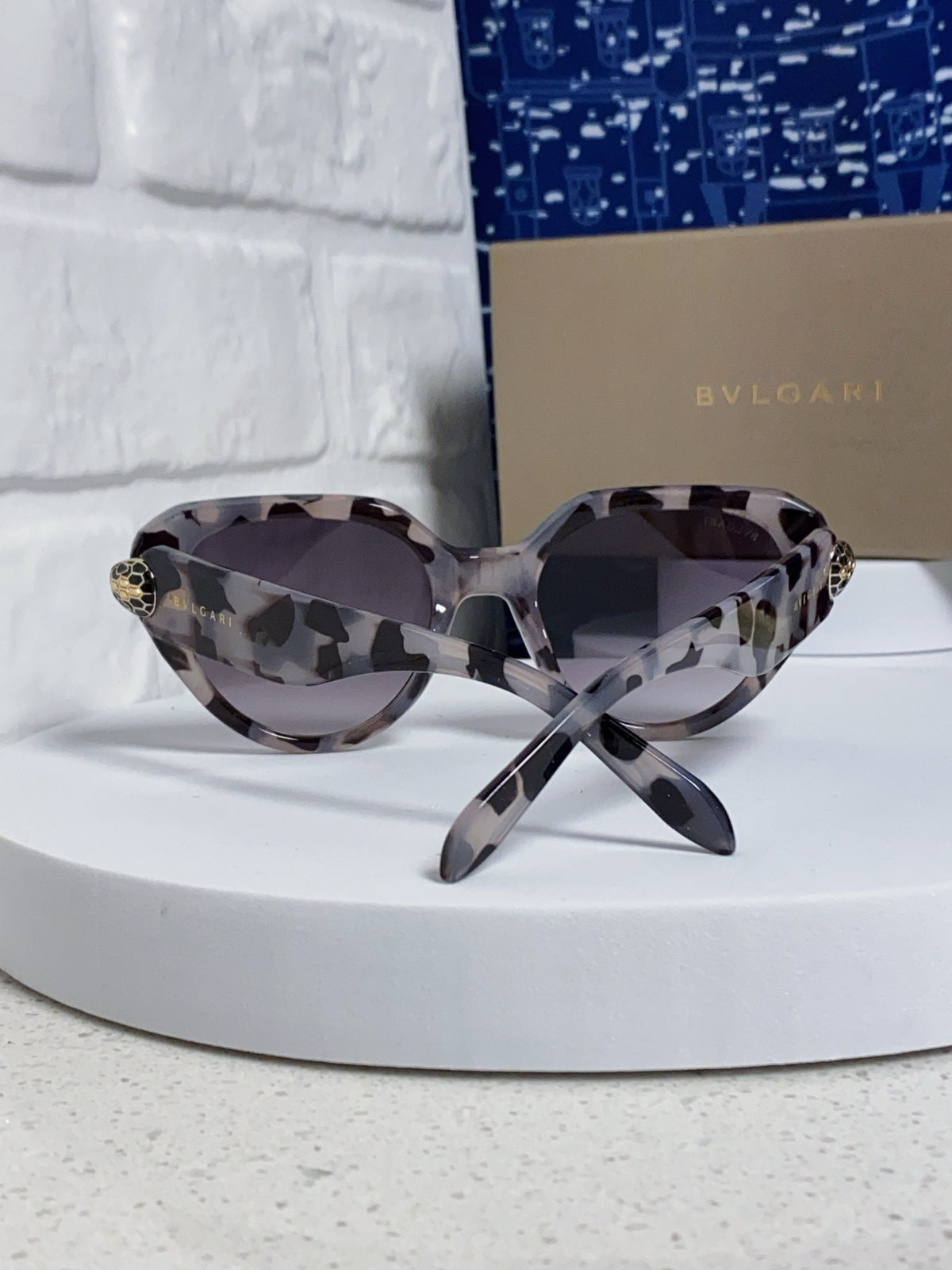 Bottega Veneta Metal Round Gray Lens Sunglasses for Men & Women - 432903 - detail image 3