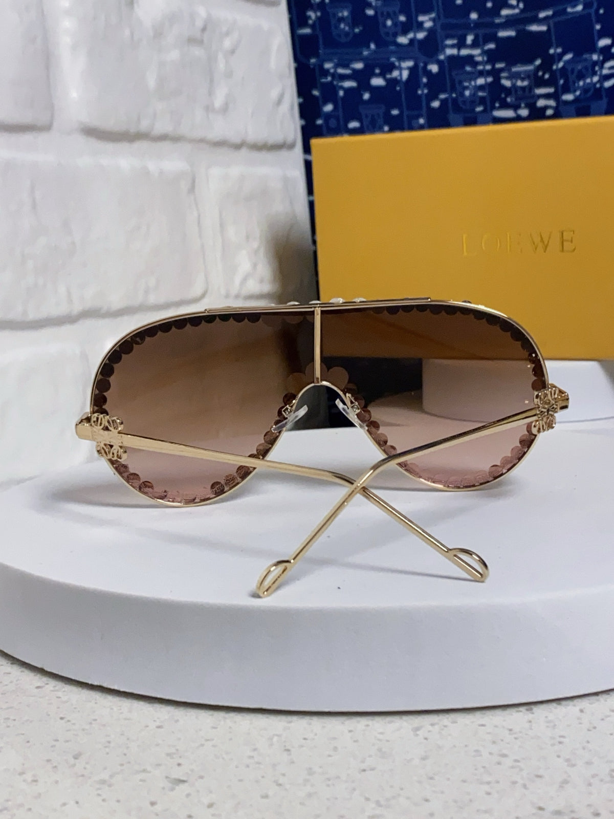 Loewe Oversized Brown Lens Sunglasses for Men & Women - 432836 - detail image 3