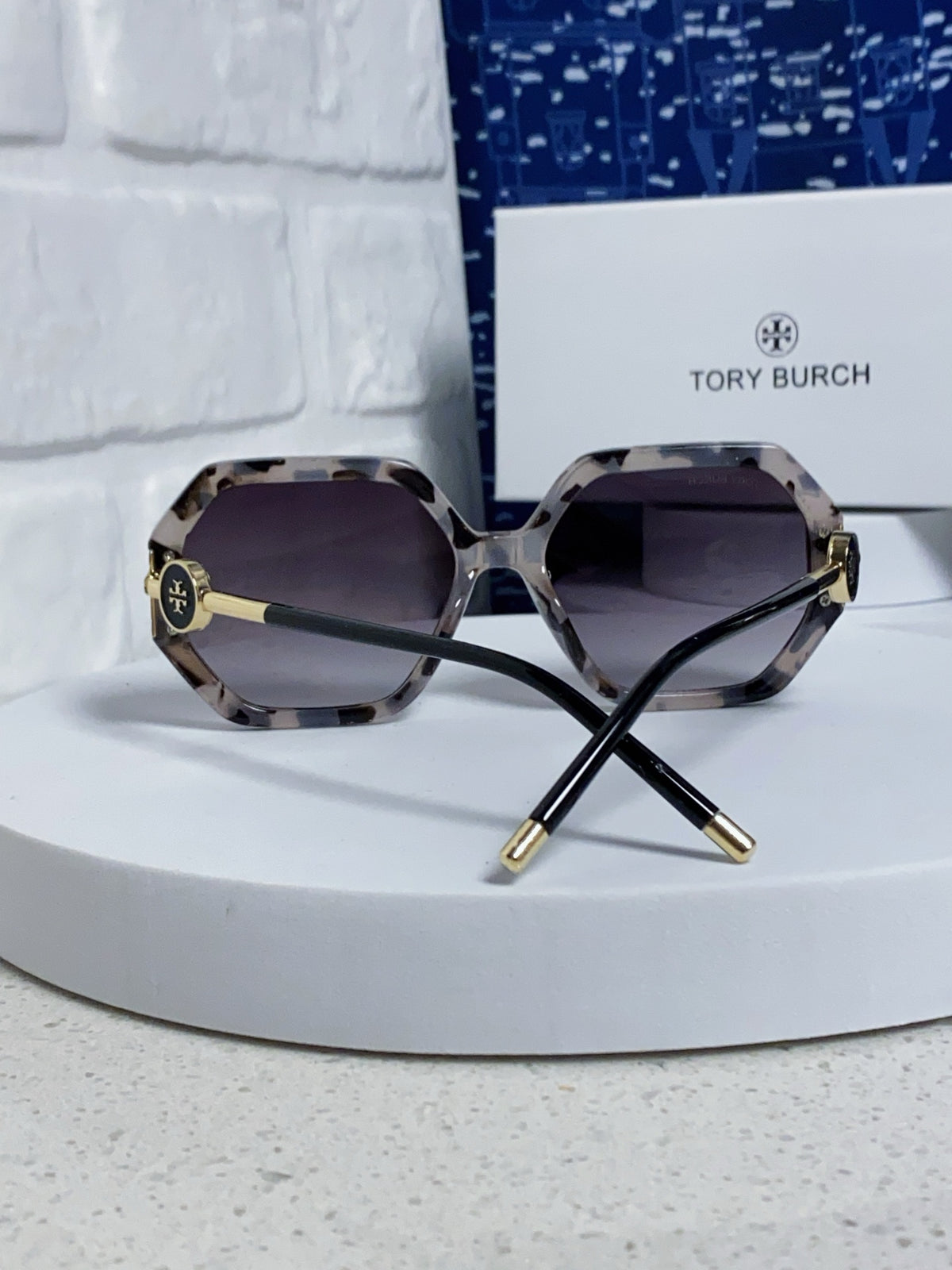 Burberry Fashion Gray Lens Sunglasses for Men & Women - detail image 3