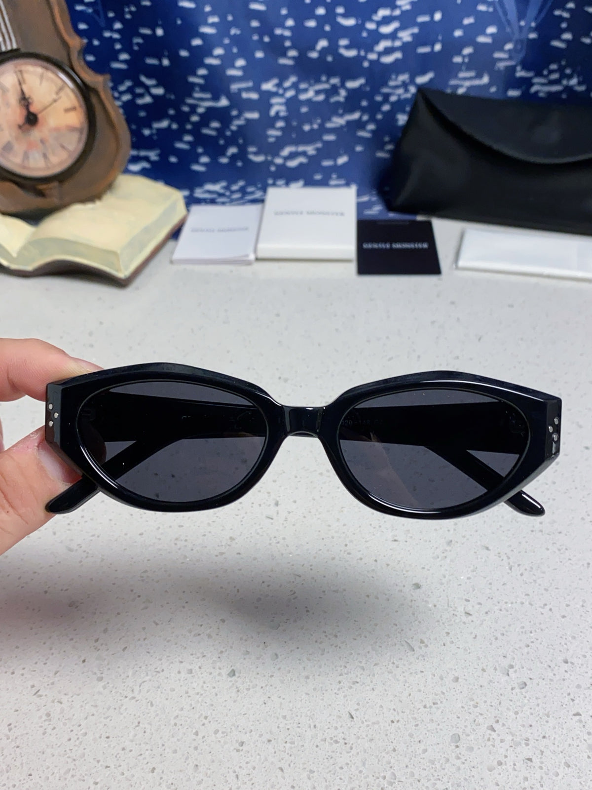 Gentle Monster DADA Cat-Eye Black Lens Sunglasses for Men & Women - detail image 4