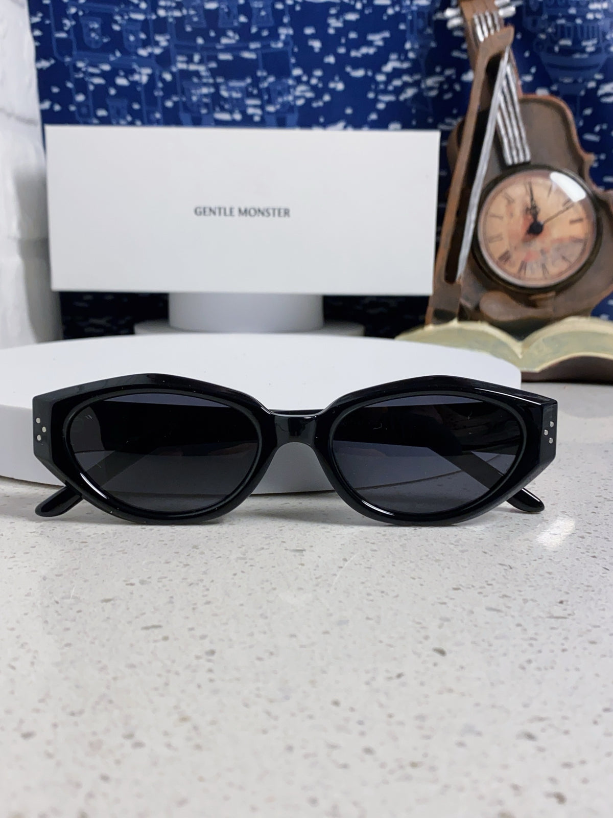 Gentle Monster DADA Cat-Eye Black Lens Sunglasses for Men & Women - detail image 9