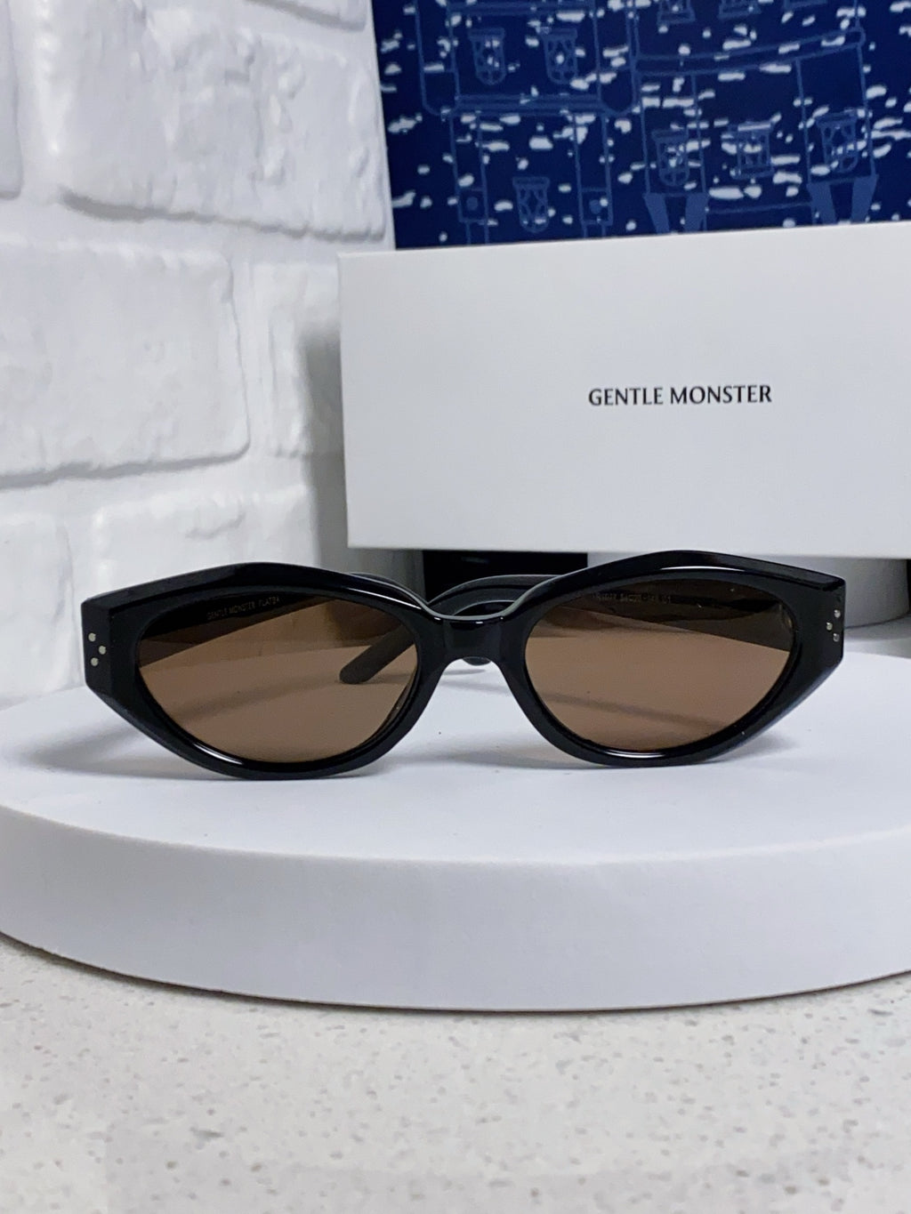 Gentle Monster DADA Cat-Eye Brown Lens Sunglasses for Men & Women - detail image 2