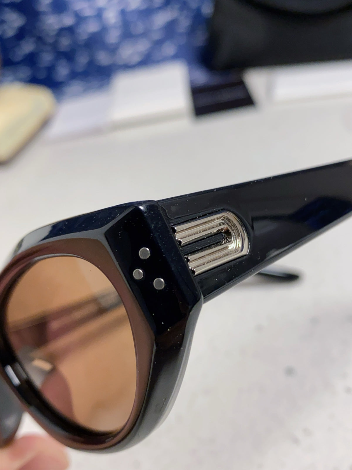 Gentle Monster DADA Cat-Eye Brown Lens Sunglasses for Men & Women - detail image 7