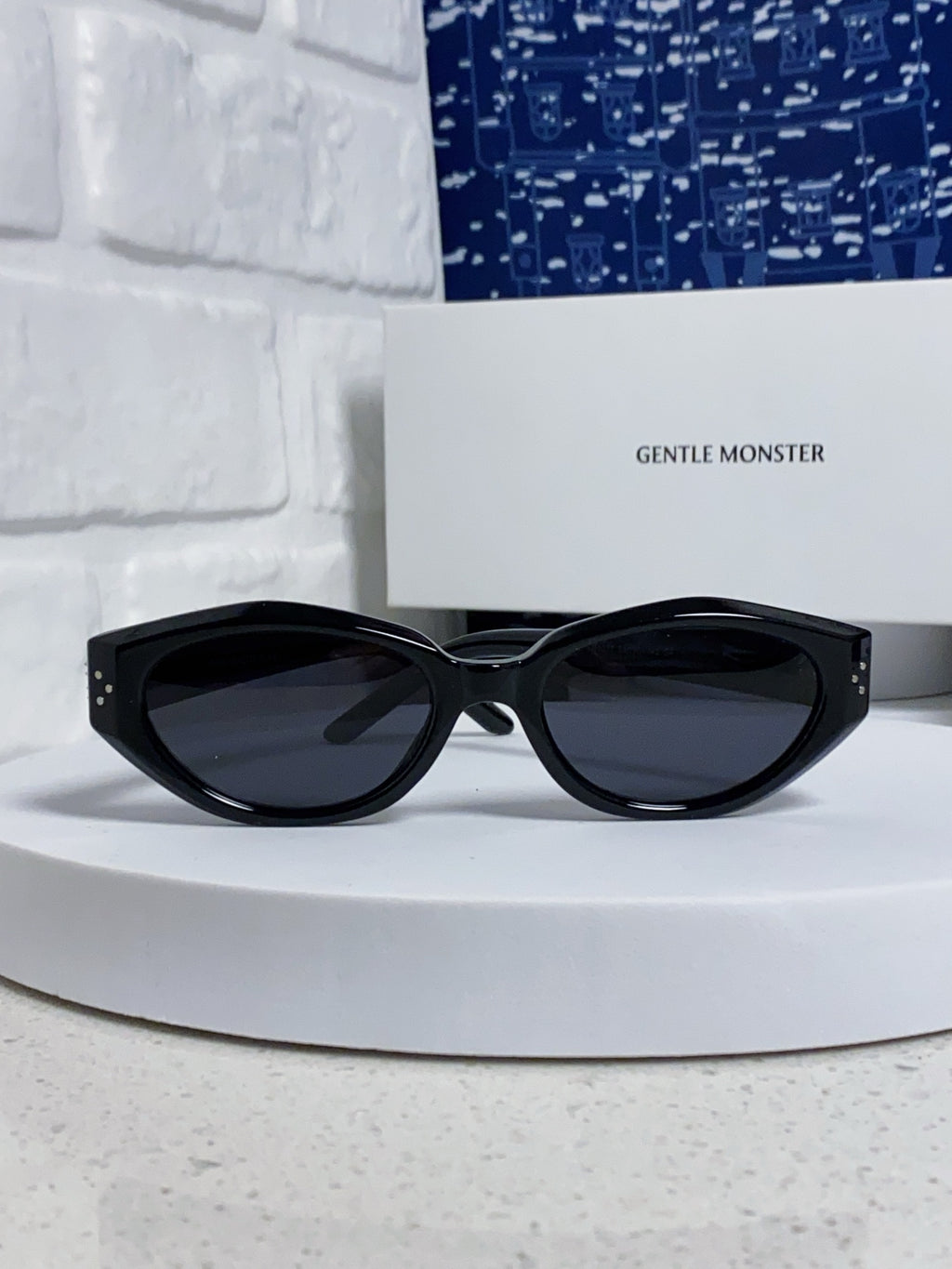 Gentle Monster DADA Cat-Eye Black Lens Sunglasses for Men & Women - detail image 2