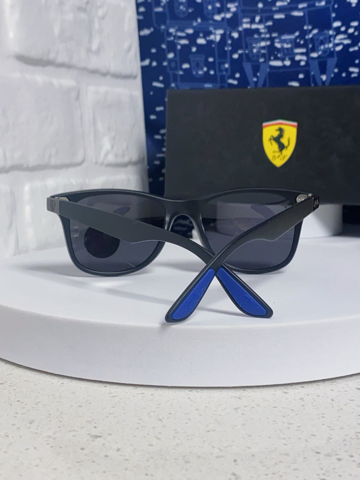 Ray-Ban Polarized Fashion Blue Lens Sunglasses for Men & Women - 433096 - detail image 3