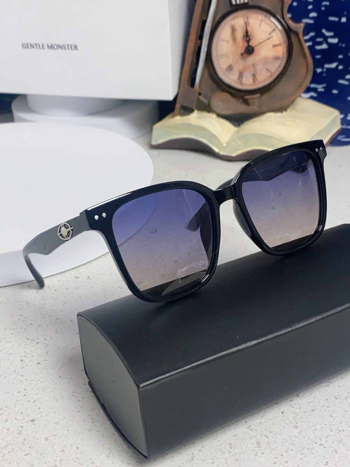 Gentle Monster Polarized Fashion Blue Lens Sunglasses for Men & Women - detail image 10