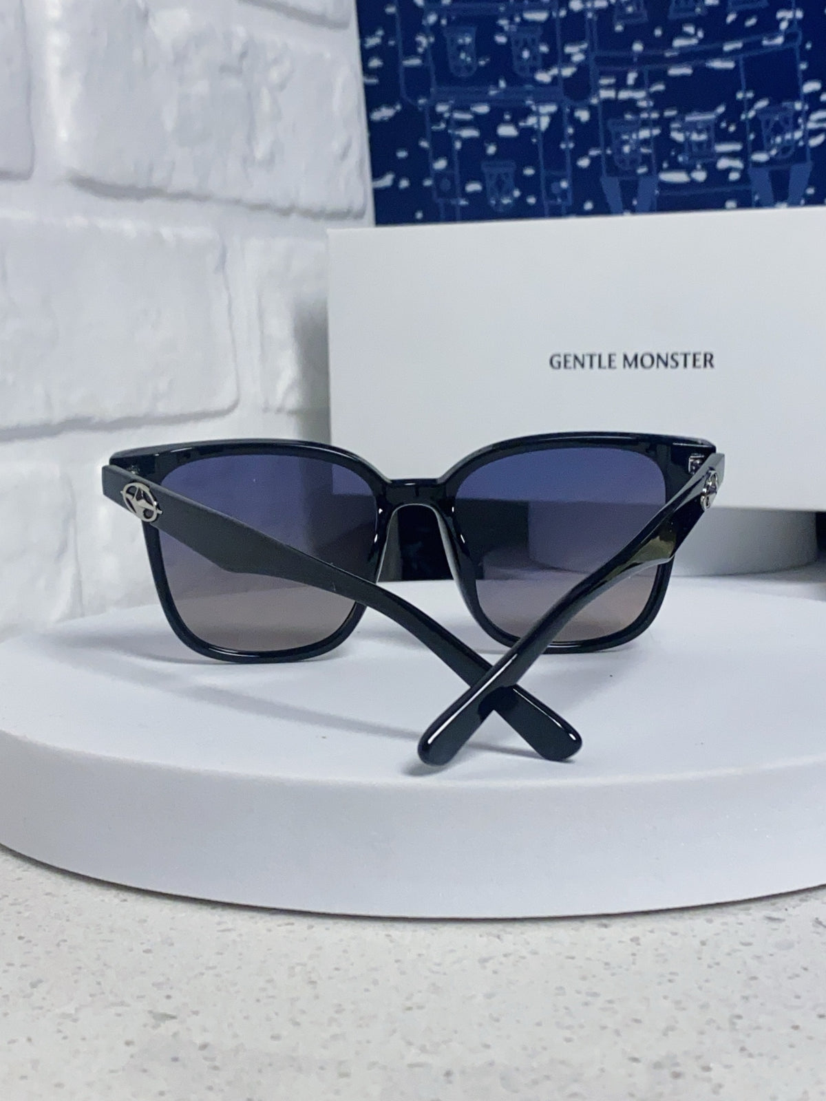 Gentle Monster Polarized Fashion Blue Lens Sunglasses for Men & Women - detail image 3
