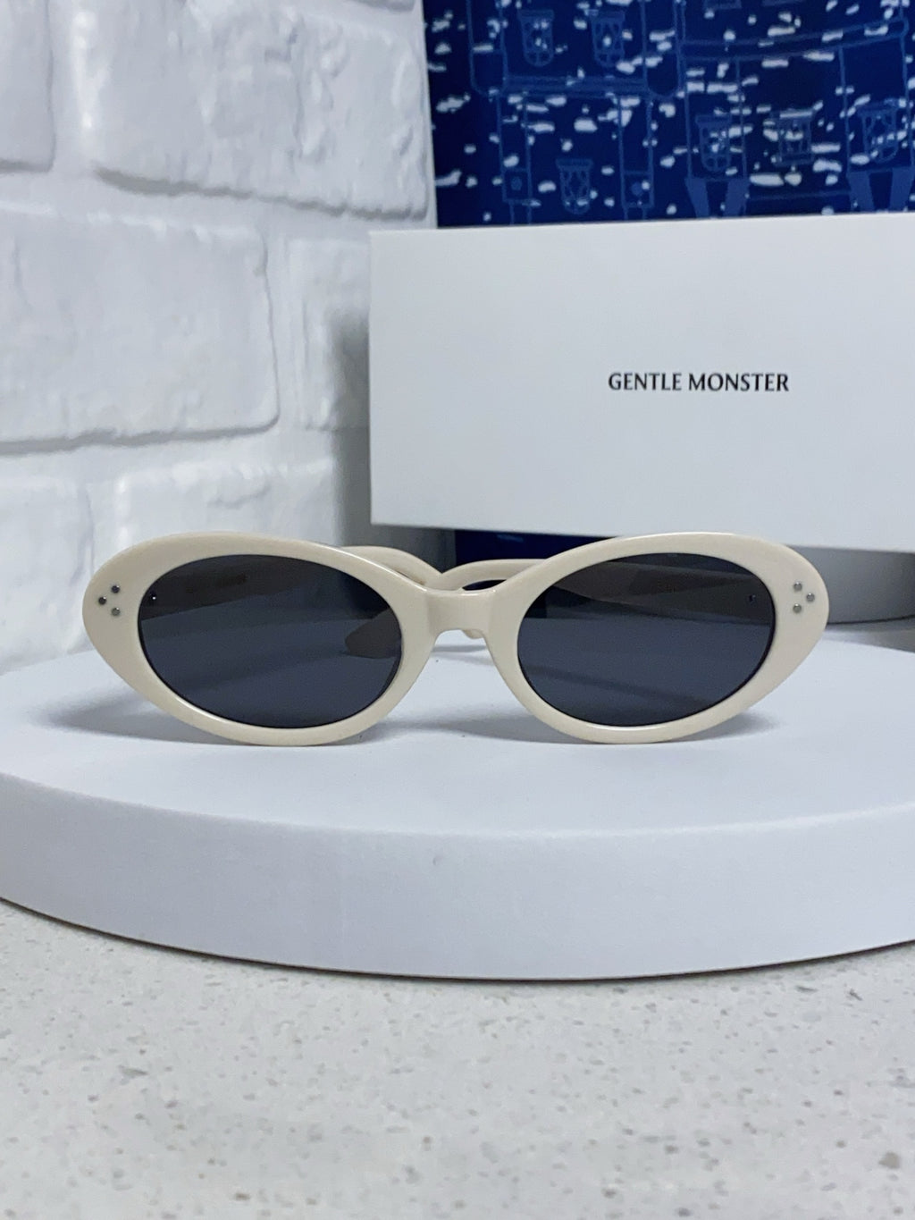 Gentle Monster JEANS Cat-Eye Silver Lens Sunglasses for Men & Women - detail image 2