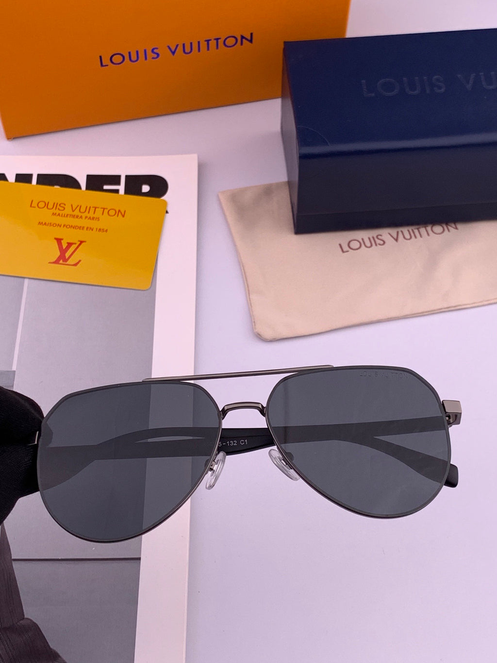 Louis Vuitton L08902 Polarized Aviator Red Lens Sunglasses for Men - 866904 - detail image 3