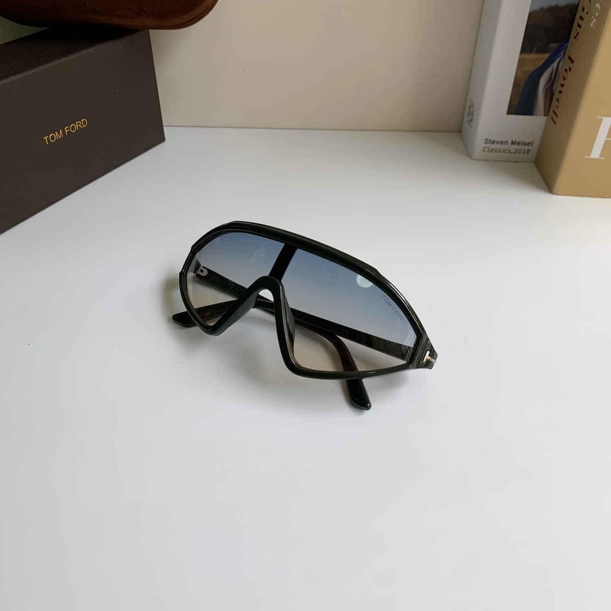 Tom Ford Fashion Silver Lens Sunglasses for Men & Women - 466292 - detail image 4